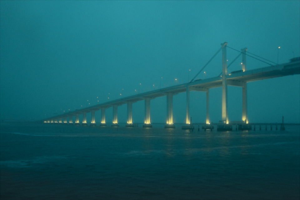 Ponte de Amazade bridge